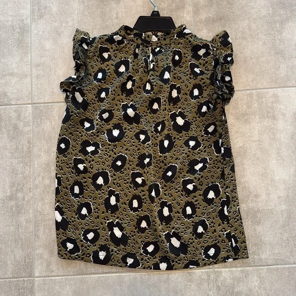 NWT THML Anthropologie Women’s Cheetah Print Ruffle Cap Sleeve Top - Size M - Picture 7 of 13